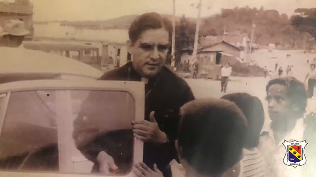 Álbum fotográfico de Monseñor José Gabriel Calderón смотреть онлайн
