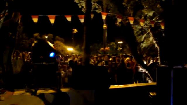 Joan Franka - If I can't have you (live @ Nederlands feest) смотреть онлайн