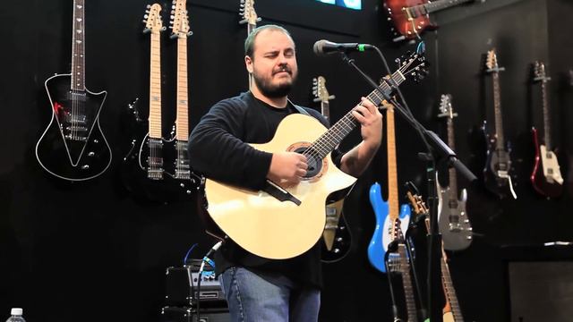 Andy Mckee Performs Africa at The 2013 NAMM Show смотреть онлайн