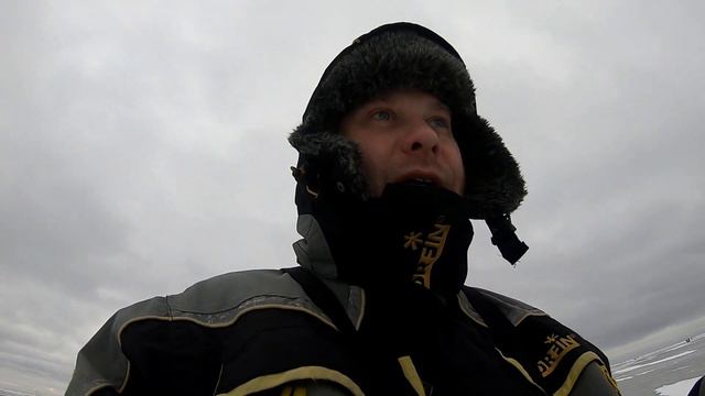 Ловля корюшки в сильный ветер. Пос. Комарово. Эхолот практик 8 в деле. Испытал толкач со стеклом. смотреть онлайн