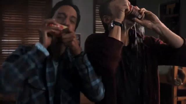 Сериал "Сообщество / Community"-Эбед и Джефф,бухают смотреть онлайн