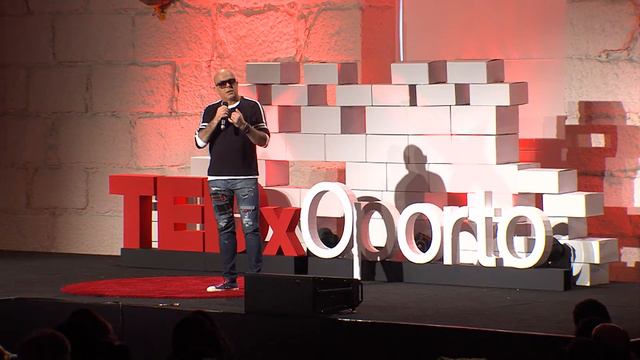 A Agonia do Silêncio | The Agony of Silence | Pedro Abrunhosa | TEDxOPorto смотреть онлайн