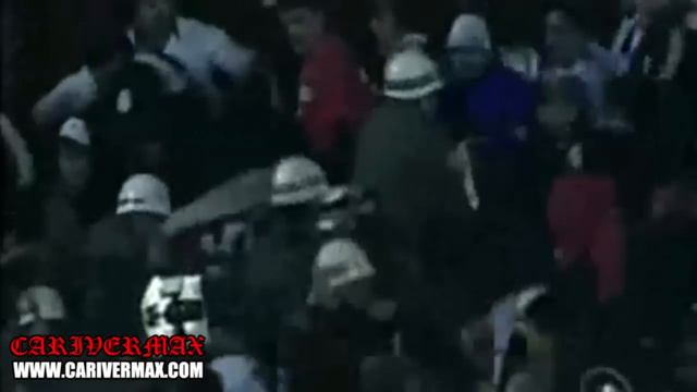 LOS BORRACHOS DEL TABLON VS POLICIA MILITAR DE BRASIL - SAN PABLO VS RIVER 2005 смотреть онлайн