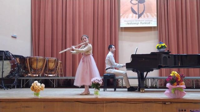 Дара Пенчева, 10г., флейта, "Скерцино" от Йоаким Андерсен смотреть онлайн