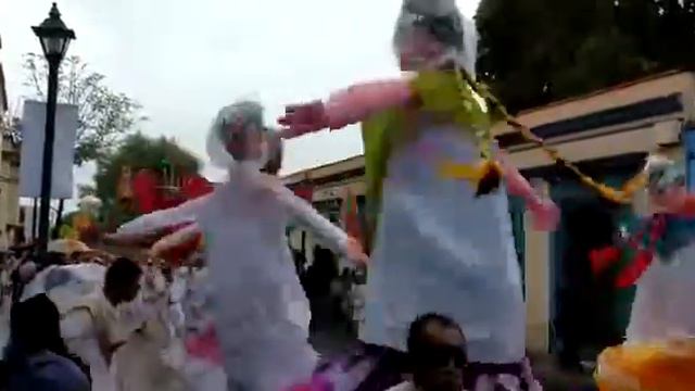 Nuestra cultura presente en Convite de Delegaciones #Guelaguetza2017 Vía Fátima Leyva Nivón смотреть онлайн