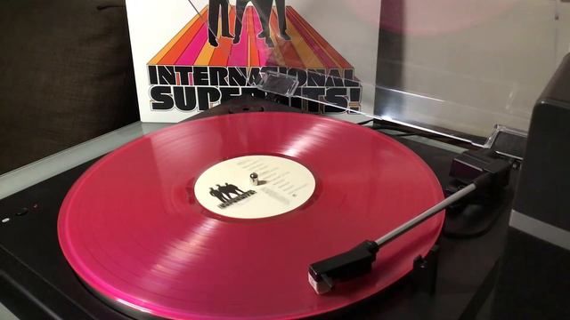 Green Day - Stuck With Me (From International Superhits! on Walmart Exclusive Colored Vinyl) смотреть онлайн