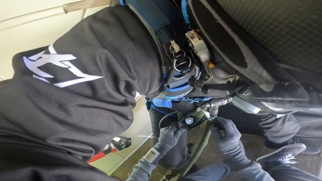 41,000 HALO Skydive, Carmi IL смотреть онлайн
