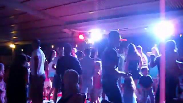 Disco in a pool bar Royal Holiday (Turkey - Antalya) - Дискотека в баре у бассейна Royal Holiday смотреть онлайн