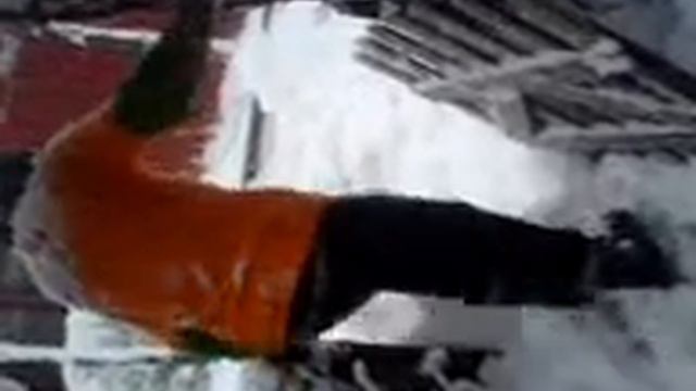 Amms, provar sig fram i snön:) смотреть онлайн