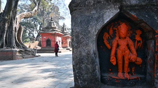 Exploring Boudhanath & Pashupatinath In Kathmandu | Van Life Nepal | The Hippie Trail #58 смотреть онлайн