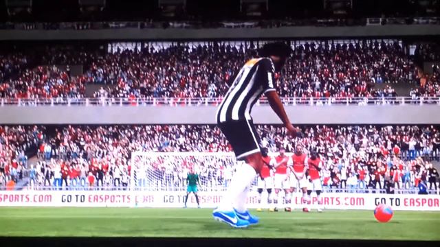 Fifa 13 ronaldinho free-kick gol смотреть онлайн