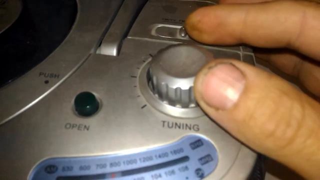 Работа простого радиопередатчика музыки. смотреть онлайн