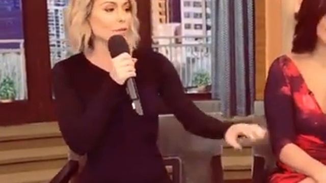 KEANU REEVES REACTING TO KELLY RIPA смотреть онлайн