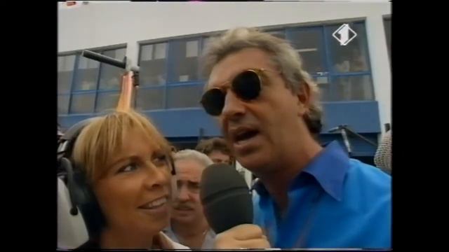 F1 Europa 1994 - Claudia Peroni intervista Flavio Briatore dopo il Gran Premio смотреть онлайн