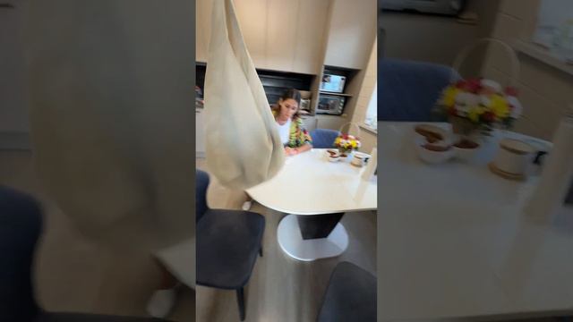 Не полезу в бабскую сумку! смотреть онлайн