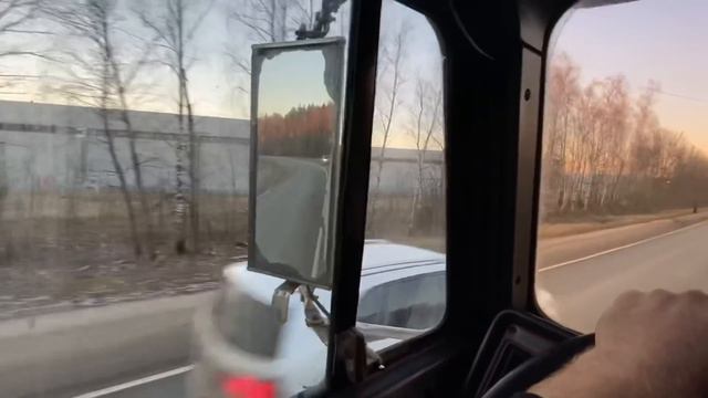 Серые будни Дальнобоя 48. Рейсы на Москву. Работаю на легендарном Freightliner смотреть онлайн