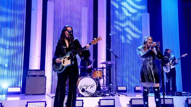 First Aid Kit - Out of My Head [Live on Graham Norton] HD смотреть онлайн
