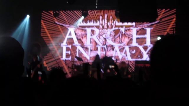 Arch Enemy - War Eternal (live in Saint Petersburg 2019) смотреть онлайн