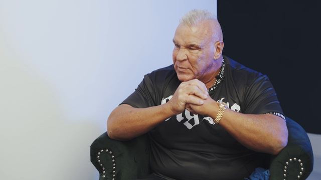Fighting Mike Tyson & Lennox Lewis. Joe Egan's life, films & Sylvester Stallone смотреть онлайн