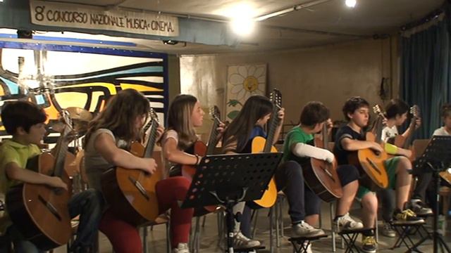 Folia - Scuola Media Anna Magnani Classe di Chitarra 1F - Prof. Francesco Russo смотреть онлайн