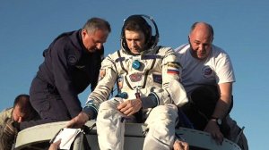 Российские космонавты вернулись с МКС на Землю, установив два мировых рекорда