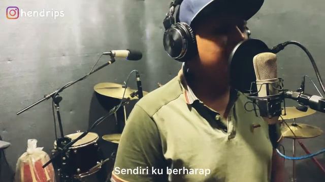 it's only me cover by hendri pranata смотреть онлайн