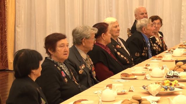 Губернатор Миклушевский встретился с приморскими Героями и ветеранами 9 декабря 2013 00474 смотреть онлайн
