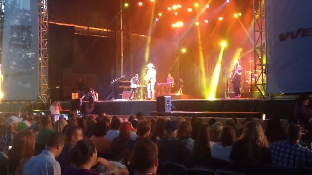 Dean Brody, Dirt смотреть онлайн