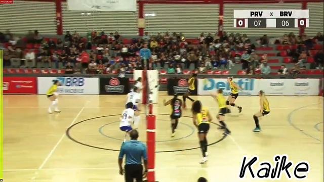 (Actions) da estréia de Carly Lloyd pelo Dentil Praia Clube смотреть онлайн