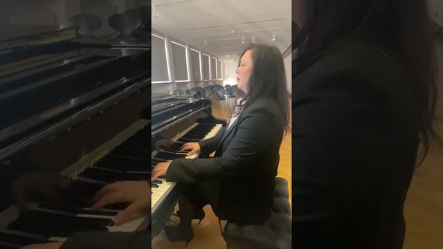 Alina Kabanova spielt Walzer von Rachmaninov смотреть онлайн