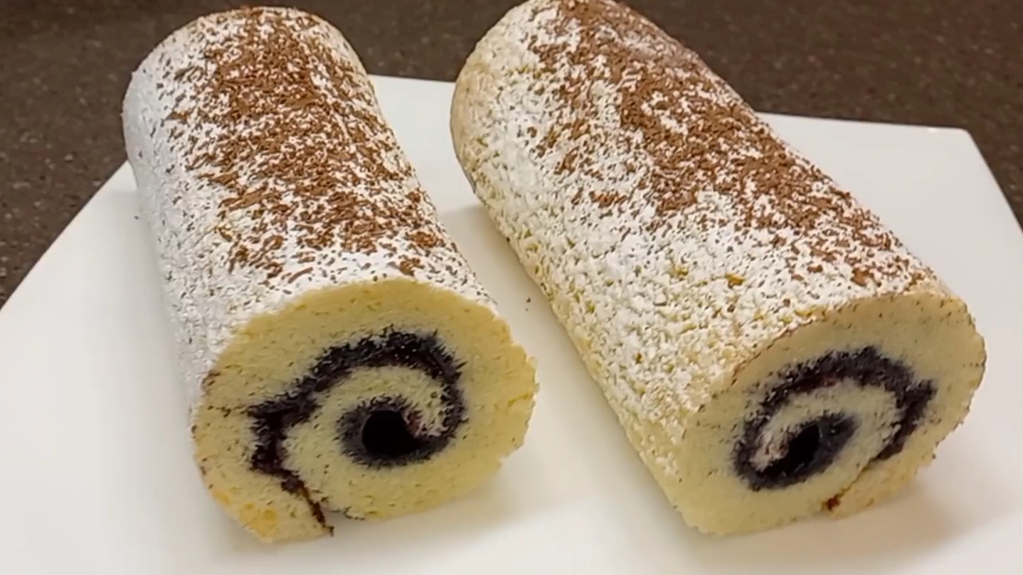 РУЛЕТ к чаю на сгущеном молоке Вкусный РУЛЕТ на скорую руку! смотреть онлайн