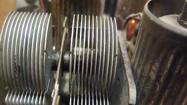 Repair of a cheap Crosley TRF tube radio from 1939 смотреть онлайн