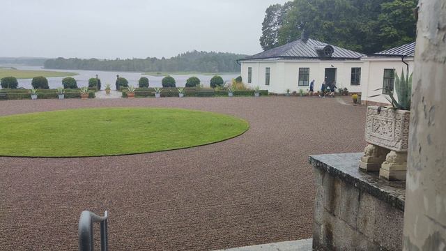 Профессия: причесываю гравий:) Зарисовка из шведского музея