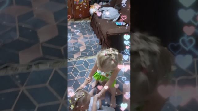 Мамины дочки #простомама #семья #семейныйканал #Аделина #Алиса #маминыдочки #люблюих #счастьеесть