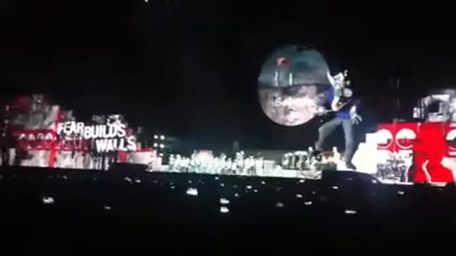 Roger Waters - Another Brick on The Wall pt 2 смотреть онлайн