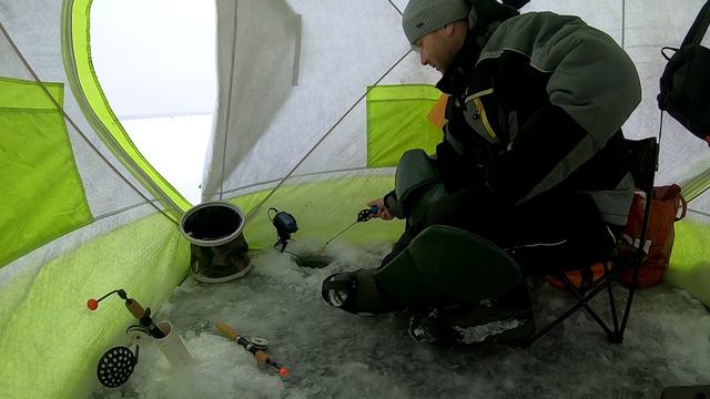 Эта снасть на корюшку сделала мою рыбалку. Финский залив, северная дамба. Трудовая рыбалка на корь. смотреть онлайн