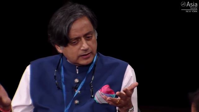 Shashi Tharoor on the Consequences of British Colonialism in India смотреть онлайн