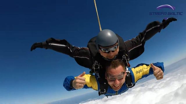 Marcin Jurek Skok spadochronowy w tandemie Strefa Baltic 2017 смотреть онлайн