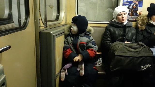 Добрый котоМакс в метро с подарками смотреть онлайн