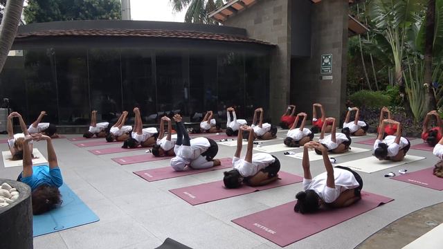 Timnas Wanita with Wanda Hamida смотреть онлайн