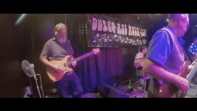 Johnny B. Goode - Chris Gorton (Dubbo RSL Music Club, 27 August 2015) смотреть онлайн