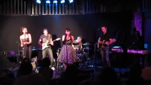 Bev at the Bedford.mov смотреть онлайн