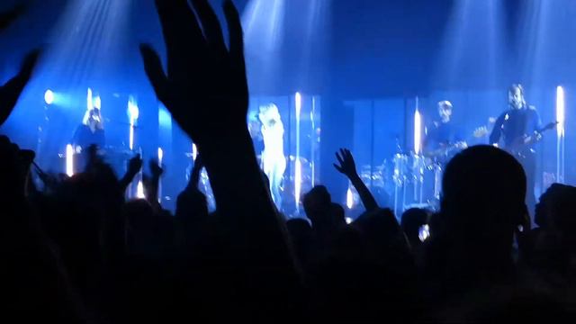 Hollysiz 'Rather than talking' live @l'Olympia Paris 01/06/18 смотреть онлайн