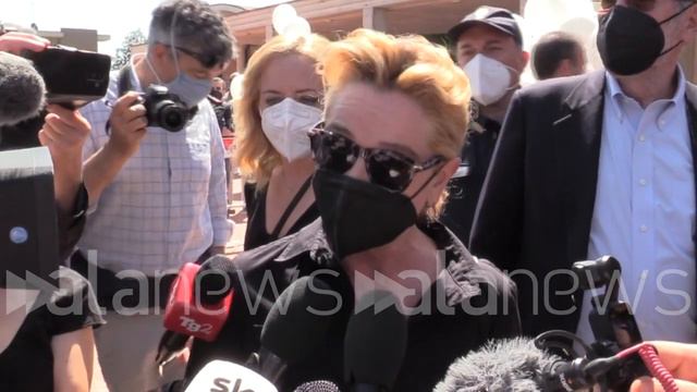 Funerali di Luana, Guerritore: "Sognava di fare l'attrice, poi ha pensato al bimbo" смотреть онлайн