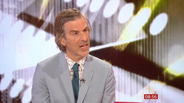 Brett Morgen talks about his David Bowie Film "Moonage Daydream" . смотреть онлайн