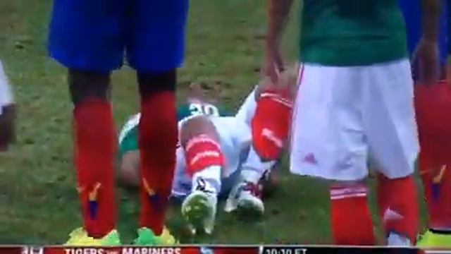 Luis Montes broken leg смотреть онлайн
