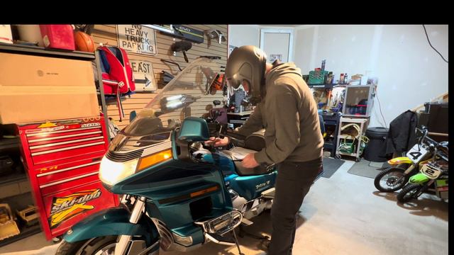 Does my new Honda Goldwing even work? смотреть онлайн