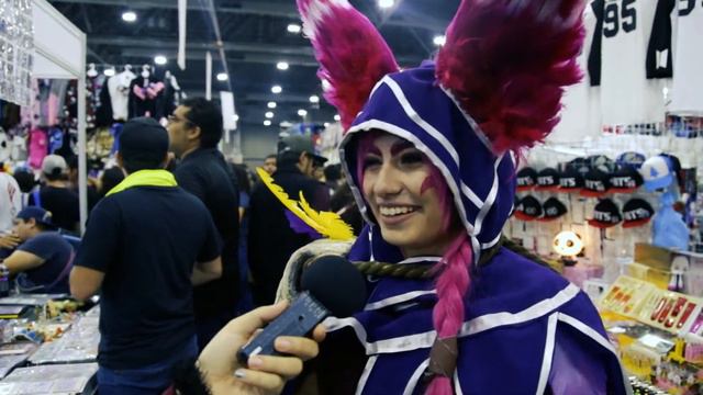 Cosplays en la 51° Convención de Juegos de Mesa y Comics смотреть онлайн