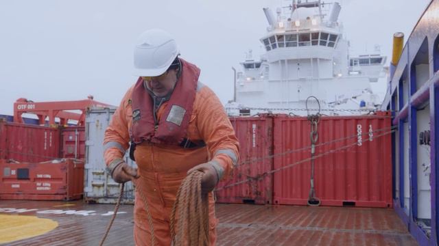 СКФ судно снабжение "Алексей Чириков"