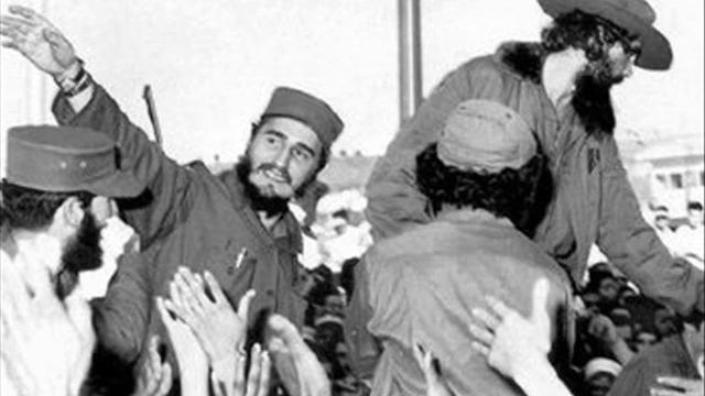 02 Y en eso llegó Fidel - Carlos Puebla смотреть онлайн